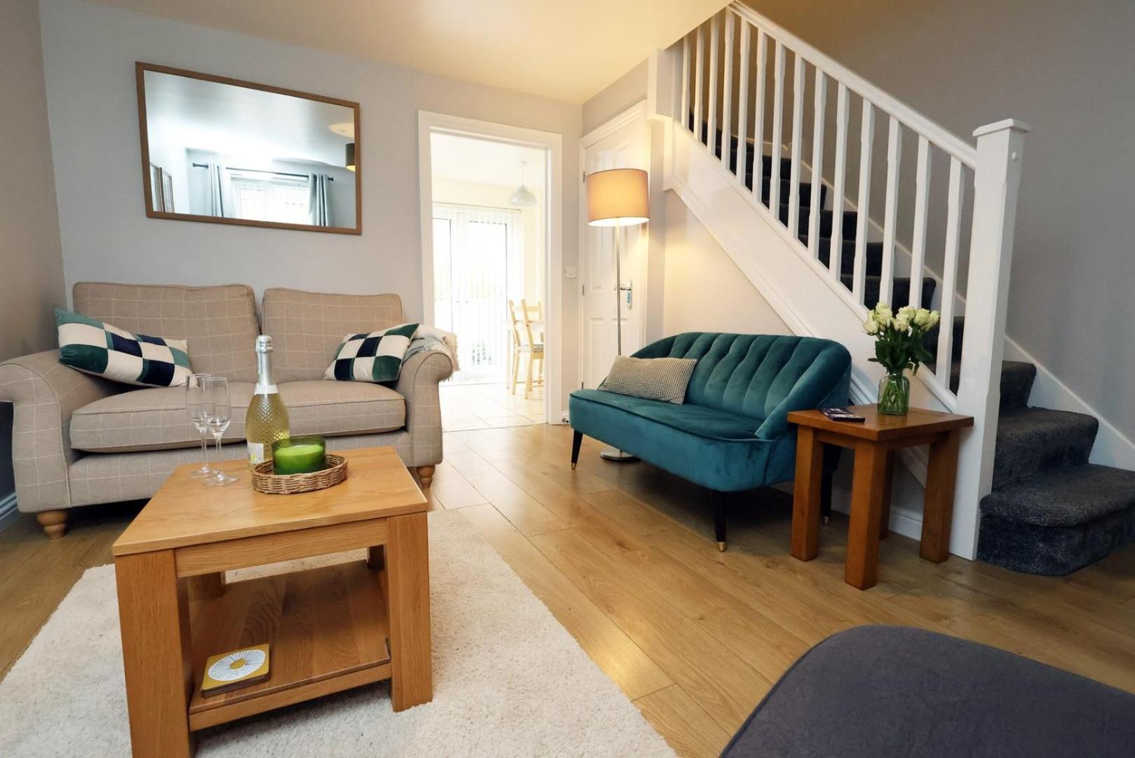 Relaxing 2-Bed Coastal Escape In Port Talbot Lägenhet Exteriör bild
